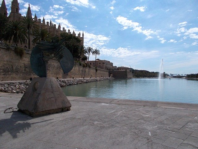 Muat turun percuma Monument Mallorca Balearic - foto atau gambar percuma untuk diedit dengan editor imej dalam talian GIMP