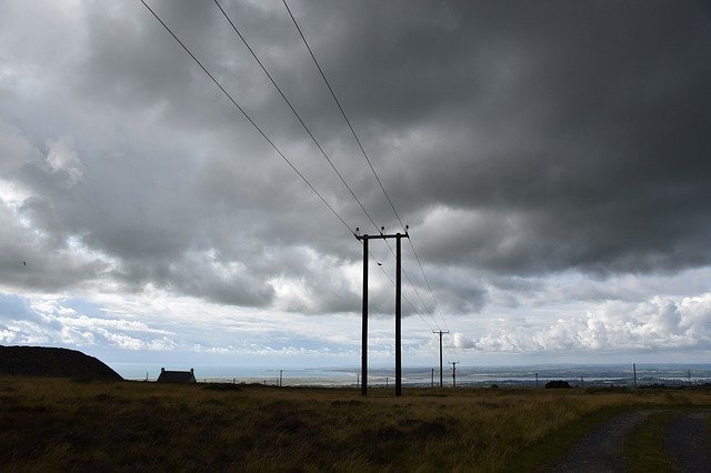 Bezpłatne pobieranie Moody Sky Landscape - darmowe zdjęcie lub obraz do edycji za pomocą internetowego edytora obrazów GIMP