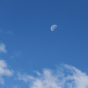 Moon and blue clouds  screen for extension Chrome web store in OffiDocs Chromium