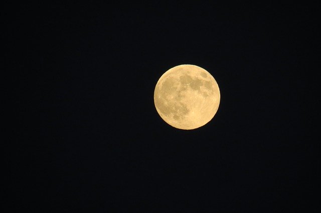 Bezpłatne pobieranie Moon Full Night - bezpłatne zdjęcie lub obraz do edycji za pomocą internetowego edytora obrazów GIMP