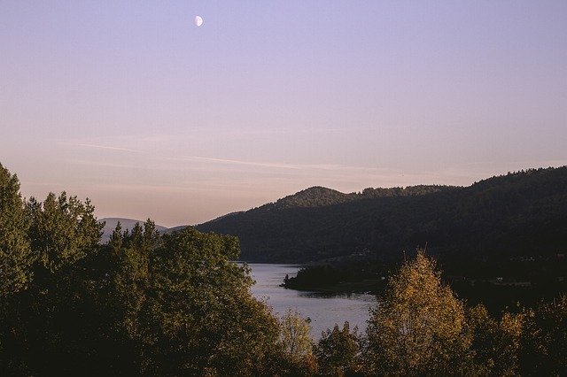 Moon Lake Water 무료 다운로드 - 무료 사진 또는 김프 온라인 이미지 편집기로 편집할 사진