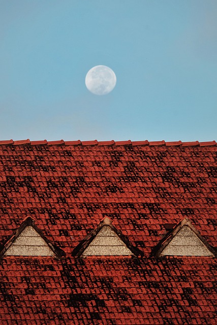 قم بتنزيل صورة مجانية على شكل قمر سقف مثلث يوم قمر ليتم تحريرها باستخدام محرر صور مجاني على الإنترنت من GIMP