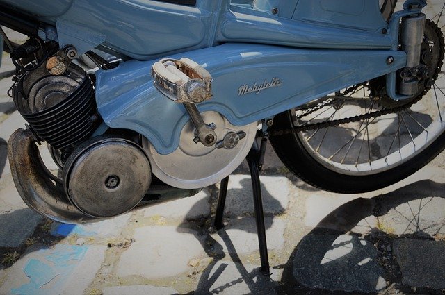 Moped Vehicle Road 무료 다운로드 - 무료 사진 또는 GIMP 온라인 이미지 편집기로 편집할 사진