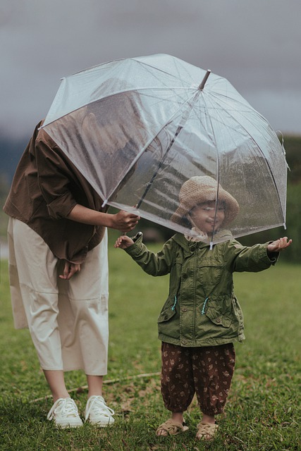 Free download mother daughter umbrella outdoors free picture to be edited with GIMP free online image editor
