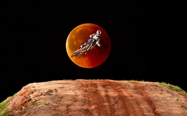 ดาวน์โหลดฟรี Motocross Dirt Bike Jump Blood - รูปถ่ายหรือรูปภาพฟรีที่จะแก้ไขด้วยโปรแกรมแก้ไขรูปภาพออนไลน์ GIMP