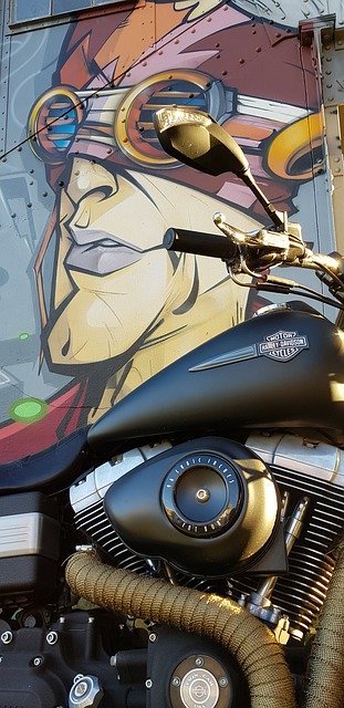 Téléchargement gratuit de la gare de Motorcycle Grafity - photo ou image gratuite à modifier avec l'éditeur d'images en ligne GIMP