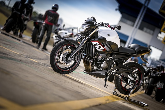 Free download motorcycle xj6 naked racetrack free picture to be edited with GIMP free online image editor