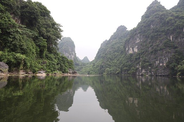 Muat turun percuma Mountain Lake Cloudy - foto atau gambar percuma percuma untuk diedit dengan editor imej dalam talian GIMP