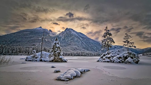免费下载高山湖泊雪 Hintersee 免费图片，使用 GIMP 免费在线图像编辑器进行编辑