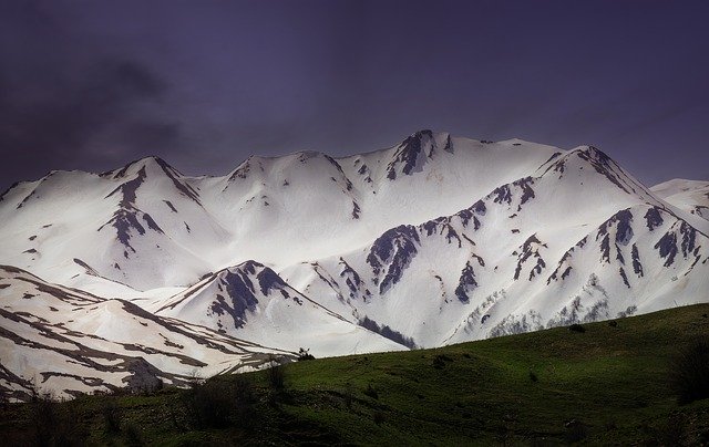 Gratis download Mountain Peak Landscape - gratis foto of afbeelding om te bewerken met GIMP online afbeeldingseditor