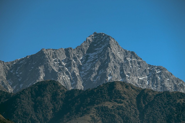 Бесплатно скачать горный пик Moonpeak Truind бесплатное изображение для редактирования с помощью бесплатного онлайн-редактора изображений GIMP