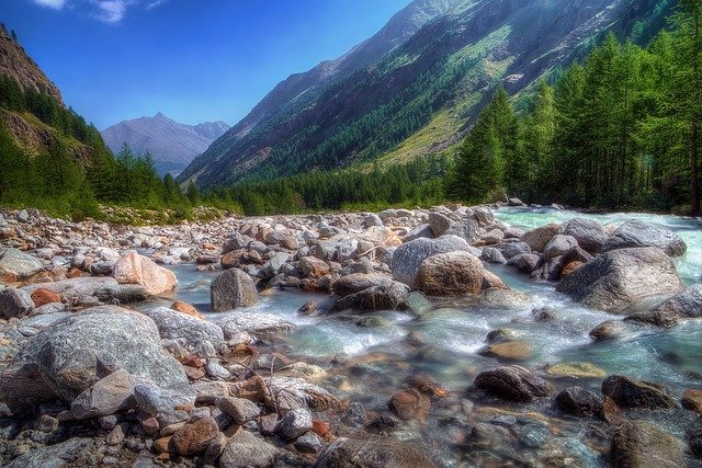 Descarga gratis montaña río torrente alpes imagen gratis para editar con GIMP editor de imágenes en línea gratuito