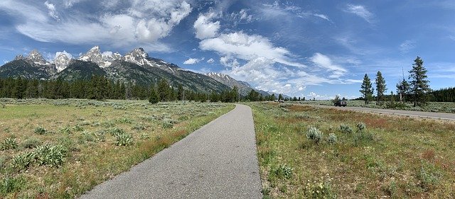 Gratis download Mountain Road Tetons Wyoming - gratis foto of afbeelding om te bewerken met GIMP online afbeeldingseditor