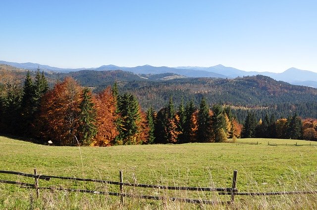 تحميل مجاني Mountains Autumn Fence - صورة مجانية أو صورة لتحريرها باستخدام محرر الصور عبر الإنترنت GIMP