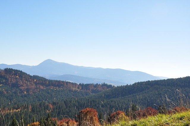 Kostenloser Download Berge Herbstwald - kostenloses Foto oder Bild zur Bearbeitung mit GIMP Online-Bildbearbeitung