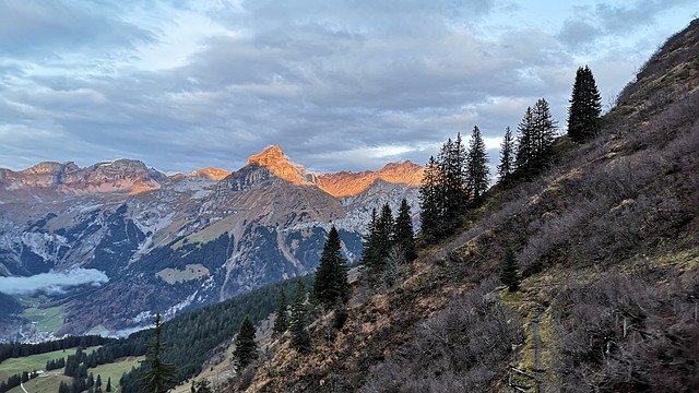 Download grátis Mountains Distant View Afterglow - foto ou imagem gratuita para ser editada com o editor de imagens online do GIMP