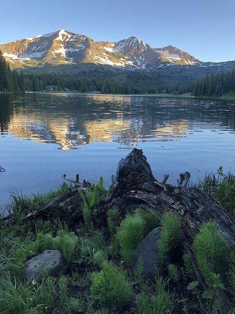 Gratis download Mountains Lake Reflection - gratis foto of afbeelding om te bewerken met GIMP online afbeeldingseditor