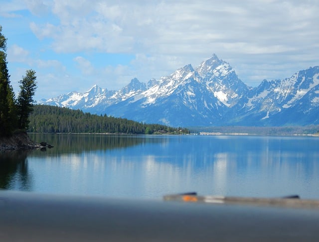 免费下载怀俄明州户外山脉湖泊免费图片，使用 GIMP 免费在线图像编辑器进行编辑