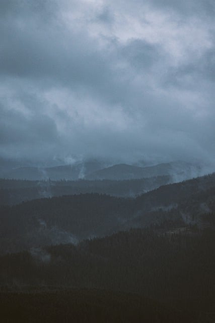 免费下载山脉风景雾云免费图片可使用 GIMP 免费在线图像编辑器进行编辑