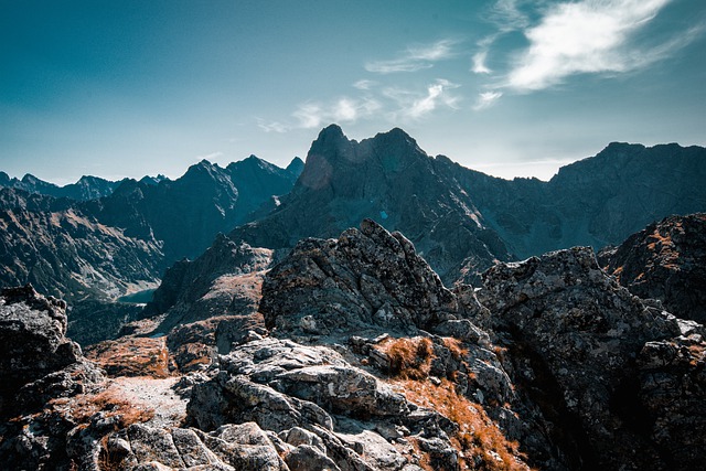 免费下载山脉风景天空岩石免费图片可使用 GIMP 免费在线图像编辑器进行编辑