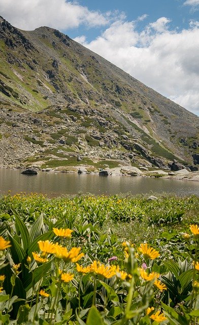 Unduh gratis Mountains Mountain Nature - foto atau gambar gratis untuk diedit dengan editor gambar online GIMP