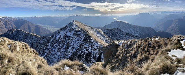 Scarica gratuitamente le cime delle montagne e le cime delle immagini senza neve da modificare con l'editor di immagini online gratuito GIMP