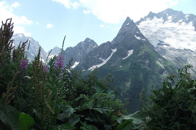 Descarga gratuita Mountains Rock Landscape - foto o imagen gratuita para editar con el editor de imágenes en línea GIMP