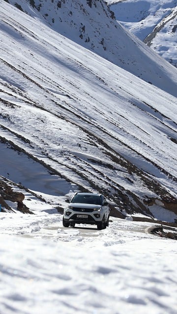 Free download mountains snow car automobile free picture to be edited with GIMP free online image editor