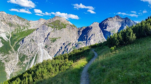 Muat turun percuma Mountains The Alps Tops - foto atau gambar percuma untuk diedit dengan editor imej dalam talian GIMP