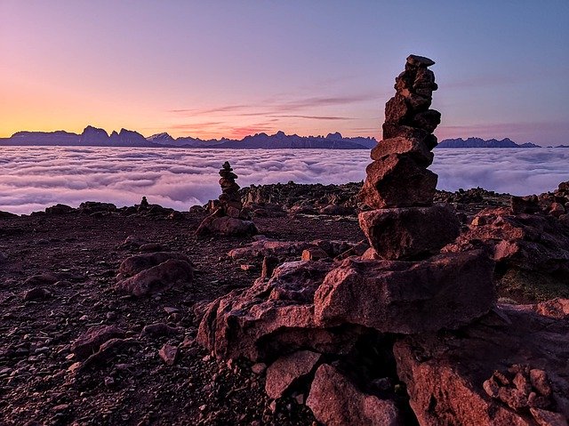 Descărcare gratuită Mountain Stonestacking Stones - fotografie sau imagini gratuite pentru a fi editate cu editorul de imagini online GIMP