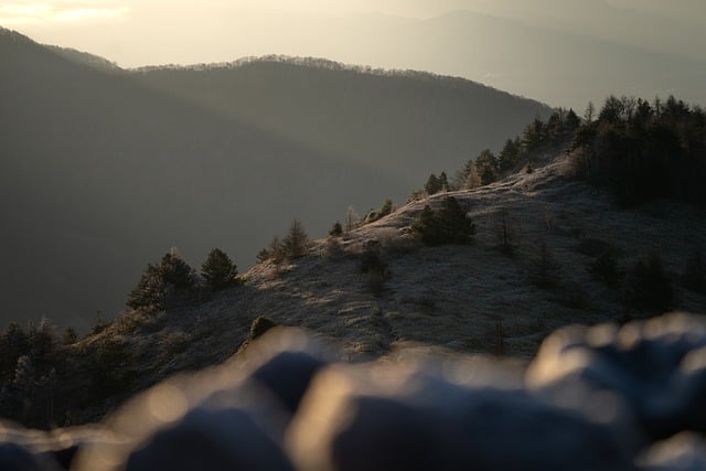 Bezpłatne pobieranie bezpłatnego zdjęcia górskiego wzgórza o zachodzie słońca i natury do edycji za pomocą bezpłatnego edytora obrazów online GIMP