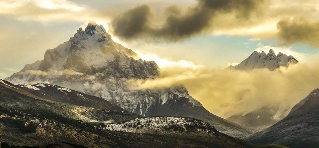 Descarga gratuita Mountains Ushuaia Landscape - foto o imagen gratis para editar con el editor de imágenes en línea GIMP