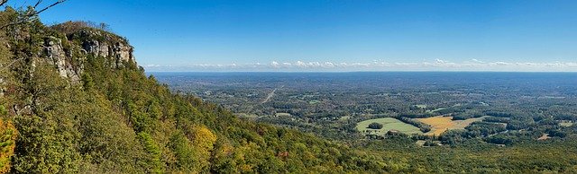 Unduh gratis Mountain Trail Landscape - foto atau gambar gratis untuk diedit dengan editor gambar online GIMP