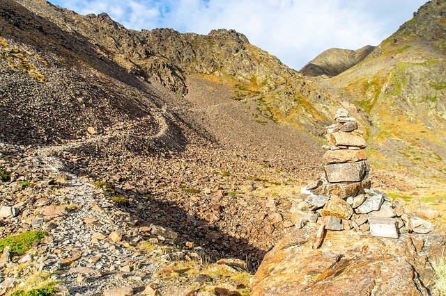 Modello Foto Mountain Walking Carlit - per OffiDocs