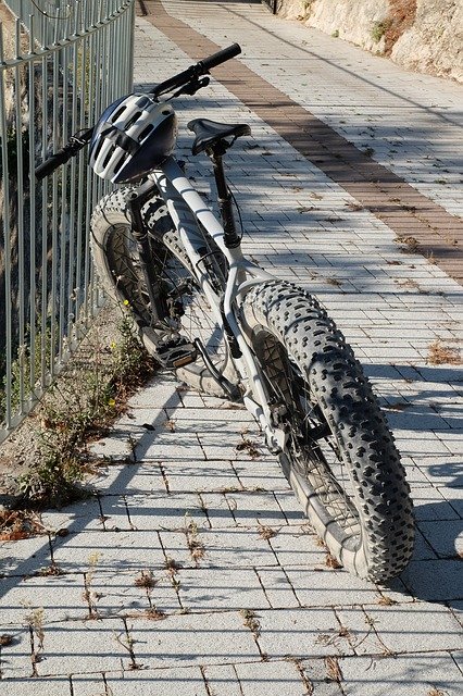 Téléchargement gratuit de VTT Sport Action Bicycle - photo ou image gratuite à éditer avec l'éditeur d'images en ligne GIMP