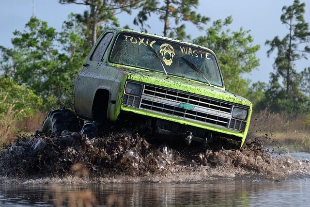 Free download mud muddy truck offroad 4x4 green free picture to be edited with GIMP free online image editor