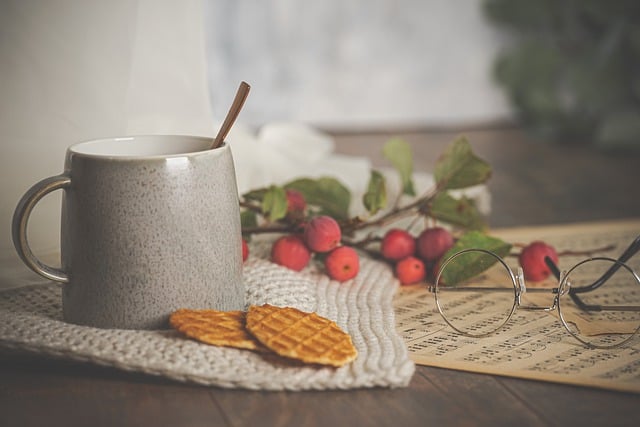 Download gratuito tazza mele biscotti autunnali che bevono foto gratis da modificare con l'editor di immagini online gratuito di GIMP