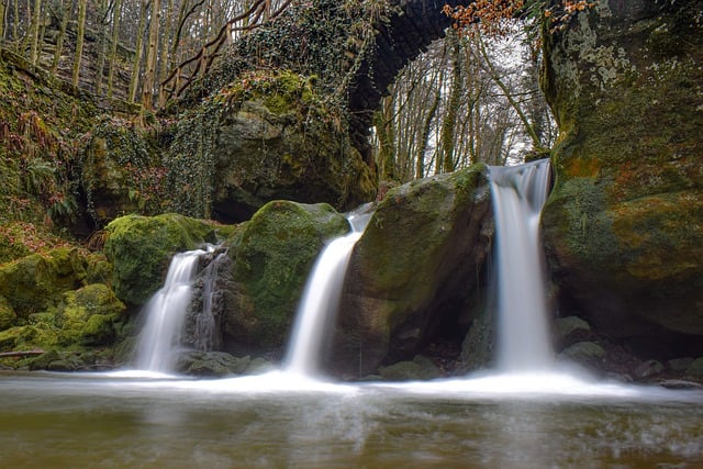 Baixe grátis a imagem gratuita da cachoeira mullerthal luxemburgo para ser editada com o editor de imagens on-line gratuito do GIMP