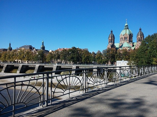 뮌헨 다리 위어(Munich Bridge Weir) 무료 다운로드 - 무료 사진 또는 김프 온라인 이미지 편집기로 편집할 사진