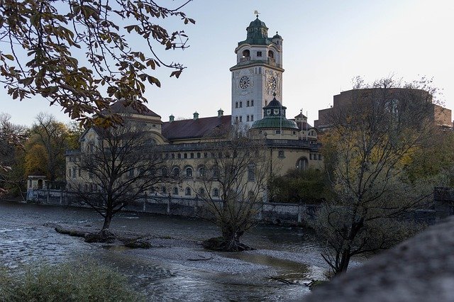 Descarga gratuita Munich Building Isar - foto o imagen gratis y gratuita para editar con el editor de imágenes en línea GIMP