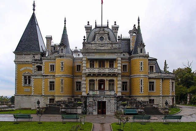 Bezpłatne pobieranie Museum Landmark Architectural - bezpłatne zdjęcie lub obraz do edycji za pomocą internetowego edytora obrazów GIMP