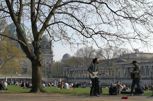 Descărcare gratuită Music Berlin Park - fotografie sau imagine gratuită pentru a fi editată cu editorul de imagini online GIMP