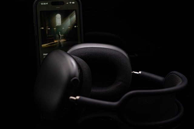 Free download music headphones airpods max apple free picture to be edited with GIMP free online image editor