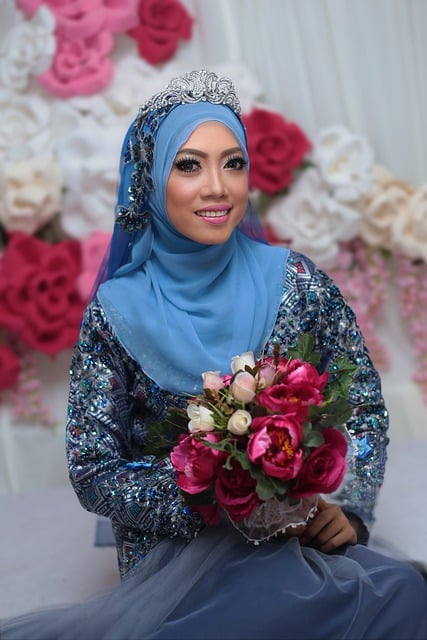 הורדה חינם של חתונה מוסלמית חיוך אישה אופנה תמונה בחינם לעריכה עם עורך תמונות מקוון בחינם של GIMP