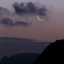 mysterious night sky with a crescent moon  screen for extension Chrome web store in OffiDocs Chromium