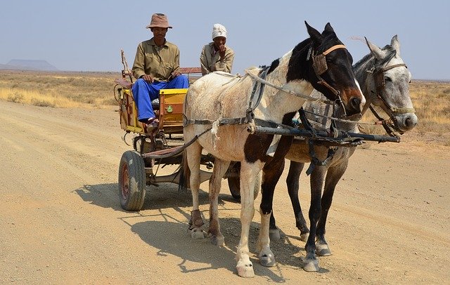 Descărcare gratuită Namibia Road Landscape - fotografie sau imagini gratuite pentru a fi editate cu editorul de imagini online GIMP