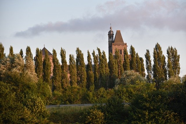 Gratis download natuurkerk van dol de bretagne gratis foto om te bewerken met GIMP gratis online afbeeldingseditor