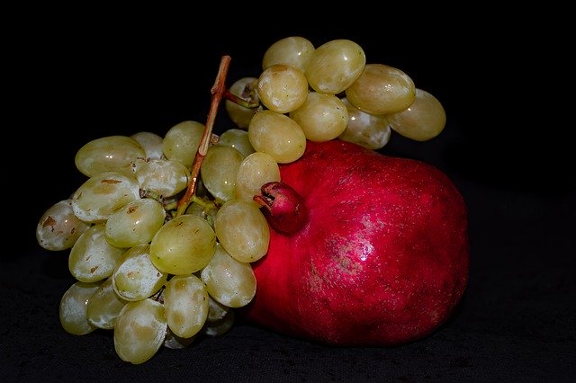 Free picture Naturmort Grape Pomegranate -  to be edited by GIMP free image editor by OffiDocs