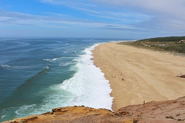 ดาวน์โหลดฟรี Nazare Portugal Coast North - รูปถ่ายหรือรูปภาพฟรีที่จะแก้ไขด้วยโปรแกรมแก้ไขรูปภาพออนไลน์ GIMP