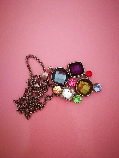تحميل مجاني قلادة مجوهرات ملونة - صورة مجانية أو صورة لتحريرها باستخدام محرر الصور على الإنترنت GIMP